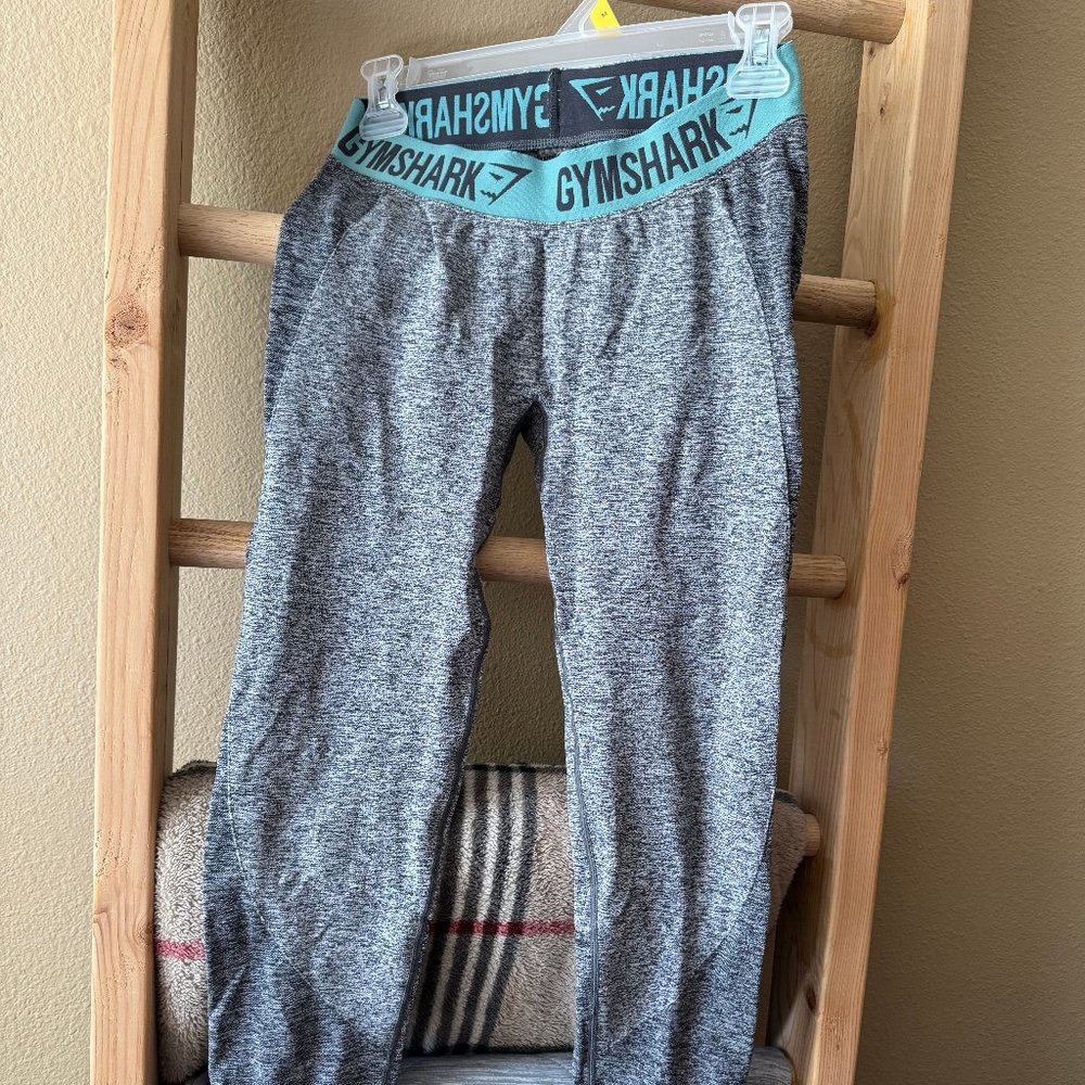 Gym shark leggining.